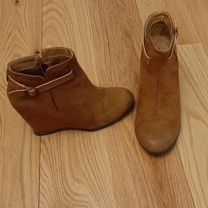 Maurices wedge bootie size 8